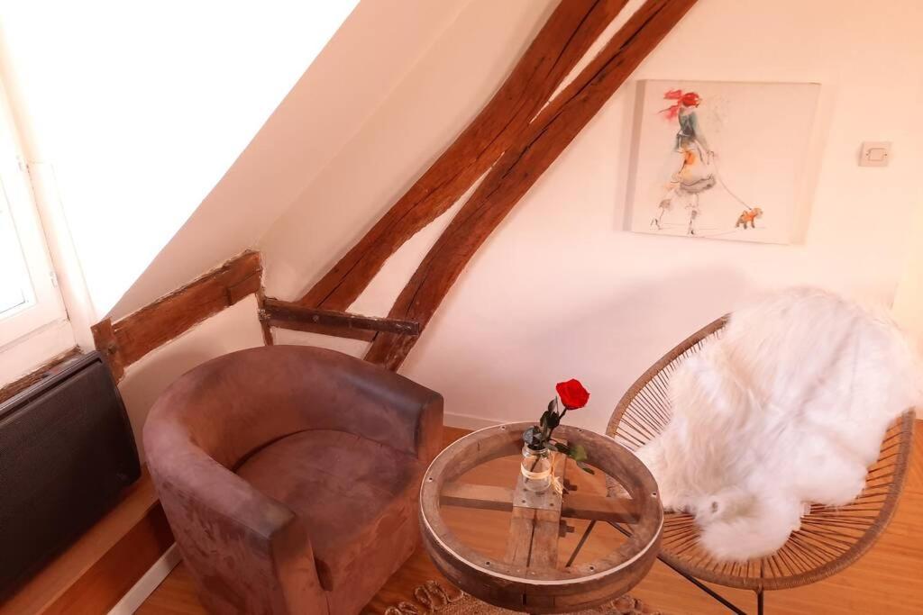 Loft De Charme A 150M De La Cathedrale Lägenhet Beauvais Exteriör bild