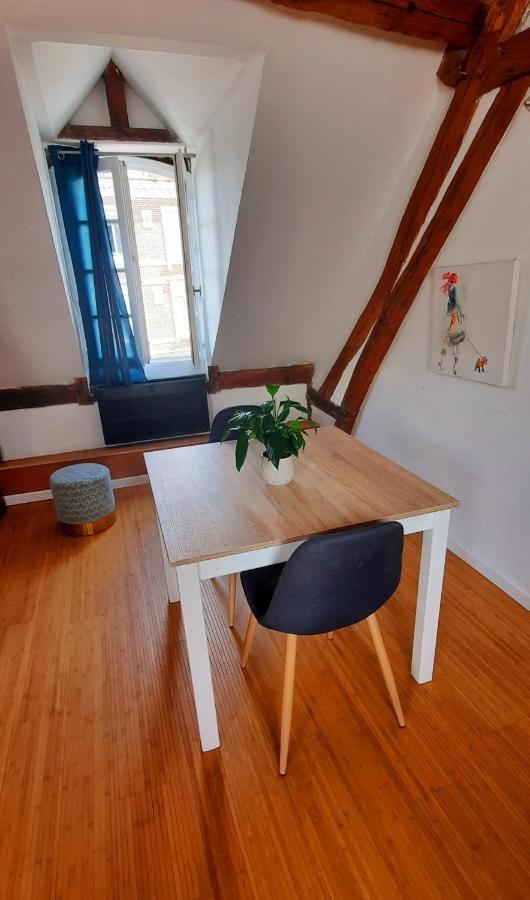 Loft De Charme A 150M De La Cathedrale Lägenhet Beauvais Exteriör bild